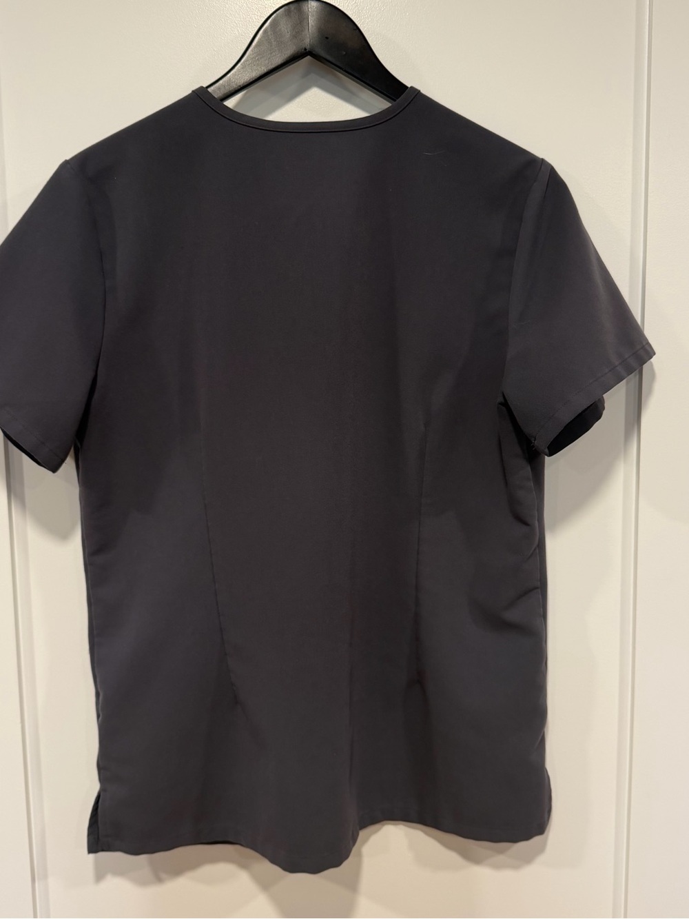 Figs Catarina Scrub Top in Charcoal Gray size Medium - Picture 3 of 5
